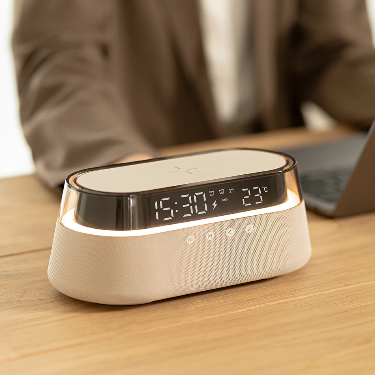 Amoovars LuminaCharge Cyber PLAY FM+ 五合一 無線充電 藍牙音箱 收音機 溫度時鐘 小夜燈 (米黃色)