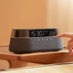 Amoovars LuminaCharge Cyber PLAY FM+ 五合一 無線充電 藍牙音箱 收音機 溫度時鐘 小夜燈 (黑色)
