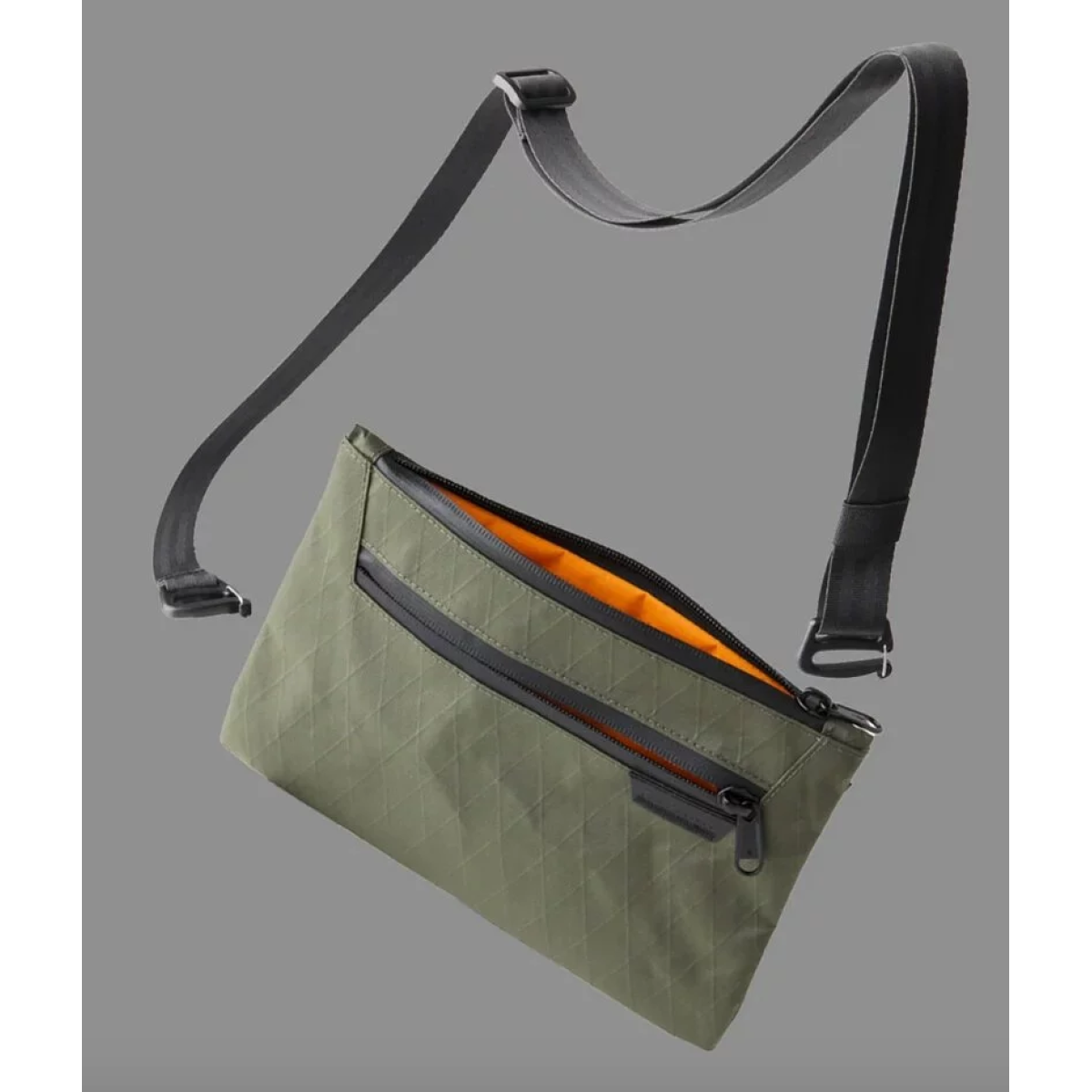 Alpaka Zip Pouch Max 輕便防水斜肩包 (軍綠色)