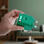 Momax UM76UKG 1-CHARGE+ 1 連接埠 GaN 65W 充電器，附可伸縮 USB-C線