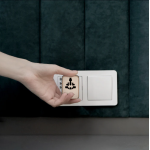 Momax UA22UKL2 1-WORLD² 70W 雙 AC 五 USB GaN 全球轉換插座 (砂岩色)