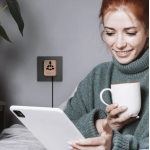 Momax UA27UKL2 1-World² 20W 三接口旅行充電插座 (砂岩色)