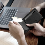 Momax SR51D 1-Wallet 磁吸可調式支架卡夾